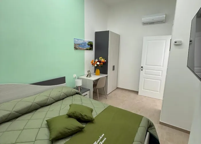 Minichino House Nocleg ze śniadaniem 3*