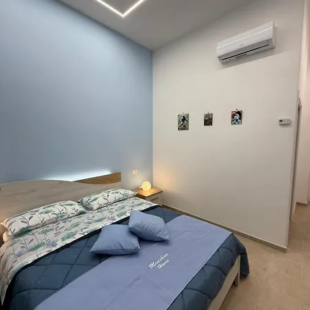 Minichino House 3* Napoli