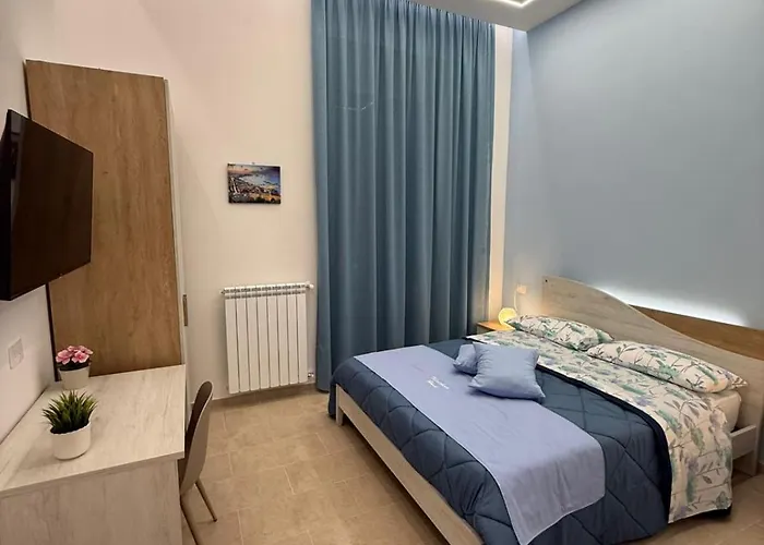Minichino House 3* Neapel